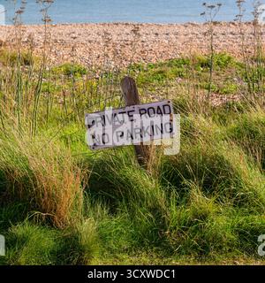 Un panneau de stationnement privé sur la route privée à Pevensey Beach, East Sussex, Angleterre Banque D'Images