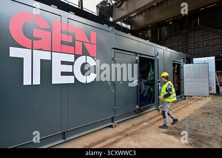 Blansko, République tchèque. 16 octobre 2025. La société Gentec CHP a présenté aux journalistes l’une des unités CHP pour le renouvellement de l’infrastructure énergétique ukrainienne, à Blansko, en République tchèque, le 16 octobre 2025. Crédit : Vaclav Salek/CTK photo/Alamy Live News Banque D'Images