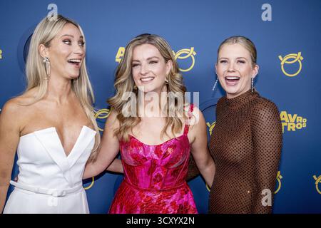 AMSTERDAM - Hélène Hendriks, Merel Ek et Noa Vahle sur le tapis rouge au Théâtre carré. Jubilee Edition du Gala 2025 Golden Televizier Ring ANP / Hollandse Hoogte / ROBIN UTRECHT pays-bas Out - belgique Out Banque D'Images