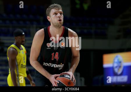 Belgrade, Serbie. 16 octobre 2025. Sasha Vezenkov de l'Olympiacos lors du match de basket-ball Euroleague entre le Maccabi tel-Aviv et l'Olympiacos le 16 octobre. 2025. À Belgrade (Serbie). (Photo de Pedja Milosavljevic/STARSPORT ©) Banque D'Images