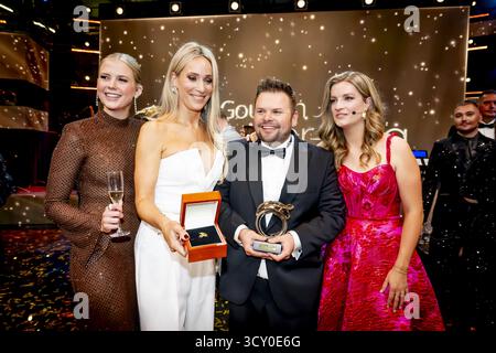 AMSTERDAM Noa Vahle, Hélène Hendriks et Merel Ek à la cérémonie du Golden Televizier Ring au carré. Jubilee Edition Golden Televizier Ring Gala 2025 ANP / Hollandse Hoogte / ROBIN UTRECHT pays-bas Out - belgique Out Banque D'Images
