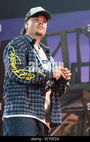 Le chanteur Miguel Cantos connu sous le nom de Saiko se produit lors de son concert à la Movistar Arena, le 15 octobre 2025, à Madrid, en Espagne. Banque D'Images