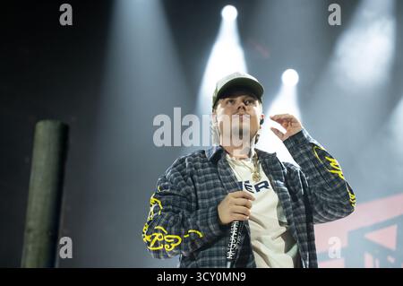 Madrid, Espagne. 16 octobre 2025. Le chanteur Miguel Cantos connu sous le nom de Saiko se produit lors de son concert à la Movistar Arena de Madrid. Crédit : SOPA images Limited/Alamy Live News Banque D'Images