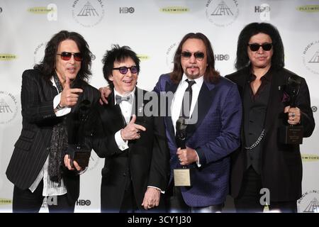 Les intronisés Paul Stanley, Peter Criss, Ace Frehley et Gene Simmons de KISS assistent à la 29e cérémonie annuelle d’intronisation du Rock and Roll Hall of Fame au BARC Banque D'Images