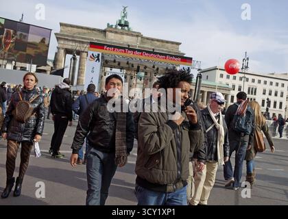 Scènes de célébration à la veille du 20e anniversaire de l'unité allemande à Berlin Banque D'Images