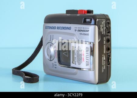 Hasselt. Limbourg - Belgique. 15-10-2023. Lecteur de cassettes portable Aiwa TP-VS 610. Avec enregistrement par capteur vocal Banque D'Images