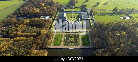 Nordkirchen Palace, Westphalian Versailles, Nordlirchen Palace, manoir du 18ème siècle dans le style Versailles sur une île avec de vastes paysages Banque D'Images