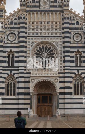 Monza, Italie - 22 mai 2024 : Cathédrale (Duomo, Basilica di San Giovanni Battista), détails architecturaux, à Monza, Lombardie, Italie du Nord Banque D'Images