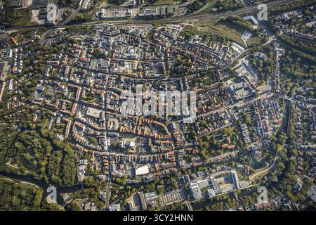 Vue aérienne, vue d'ensemble de la vieille ville, Église évangélique Sainte-Marie, Rathausstrasse, Jakobikirche, Lange Strasse, rivière Lippe, Lippstadt, Soest distric Banque D'Images