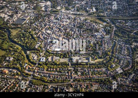 Vue aérienne, vue d'ensemble de la vieille ville, Église évangélique Sainte-Marie, Rathausstrasse, Jakobikirche, Lange Strasse, rivière Lippe, Lippstadt, Soest distric Banque D'Images