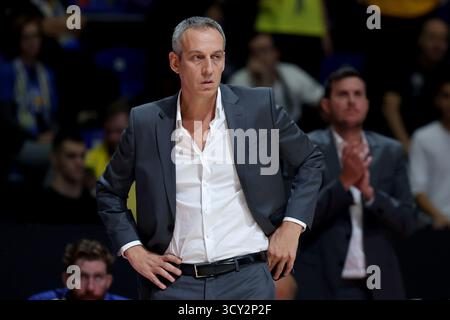Belgrade, Serbie. 16 octobre 2025. L'entraîneur-chef de Maccabi, Oded Kattash, réagit lors du match de basket-ball de la cinquième ronde de la saison régulière entre le Maccabi tel-Aviv et l'Olympiacos à Belgrade, Serbie, 16 octobre 2025. Crédit : Predrag Milosavljevic/Xinhua/Alamy Live News Banque D'Images