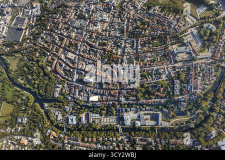 Vue aérienne, vue d'ensemble de la vieille ville, Église évangélique Sainte-Marie, Rathausstrasse, Jakobikirche, Lange Strasse, rivière Lippe, Lippstadt, Soest distric Banque D'Images