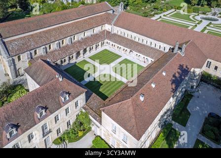 l'abbaye cistercienne de Fontenay // L'abbaye cistercienne de Fontenay Banque D'Images