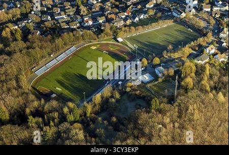 Photo aérienne, Bremenstadion, installations sportives Bremenplatz, Milspe, Ennepetal, région de la Ruhr, Rhénanie du Nord-Westphalie, Allemagne, DE, Europe, terrain de football, f Banque D'Images