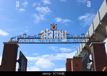 Shankly Gates vous ne marcherez jamais seul Liverpool FC Stadium Anfield Banque D'Images
