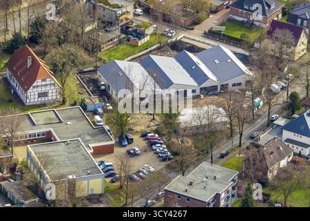 Vue aérienne, nouveau bâtiment à Stephanusschule Heessen, Hamm, région de la Ruhr, Rhénanie du Nord-Westphalie, Allemagne, DE, Europe, maisons à colombages, religieux co Banque D'Images