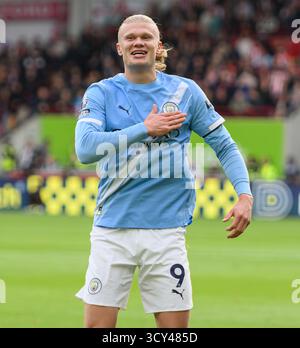 Londres, Royaume-Uni. 05 octobre 2025. Brentford v Manchester City - premier League - Gtech Community Stadium - Londres. Erling Haaland célèbre son objectif. Crédit photo : Mark pain/Alamy Live News Banque D'Images