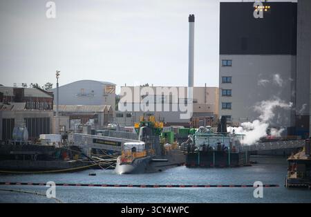 Un sous-marin d'attaque nucléaire de classe HMS Agamemnon Astute accosté à Barrow-in-Furness dans le Cumbria, en Angleterre. BAE Systems est responsable du développement Banque D'Images