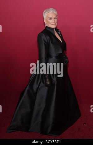 Los Angeles, États-Unis. 17 octobre 2025. Glenn Close assiste à la première mondiale de « All's Fair » de Hulu au DGA Theater le 16 octobre 2025 à Los Angeles, Californie. Photo : Crash/imageSPACE crédit : Imagespace/Alamy Live News Banque D'Images