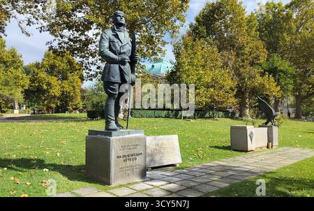 Aviators Monument, un hommage aux pilotes bulgares tombés au combat, créé par Georgi Kotsev et érigé en 1941, dans le jardin Kliment Ohridski, Sofia, Bulgarie Banque D'Images