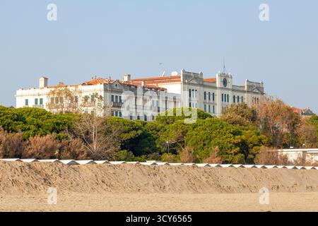 L'ancien hôtel de luxe Grand Hôtel des bains, Lido di Venezia (Lido, île du Lido), Venise, Vénétie, Italie cadre pour Thomas Mann 'mort à Venise' Banque D'Images