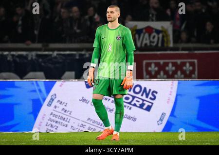 Paris, France. 17 octobre 2025. Lucas CHEVALIER du PSG lors du match de Ligue 1 entre le Paris Saint-Germain et le Racing Club de Strasbourg Alsace le 17 octobre 2025 au stade Parc des Princes à Paris - photo Matthieu Mirville/DPPI crédit : DPPI Media/Alamy Live News Banque D'Images