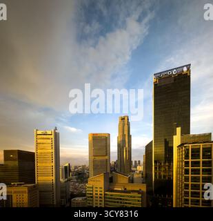 Quartier central des affaires, Singapour, 3 février 2024, vue sur les gratte-ciel au coucher du soleil dans le quartier financier Banque D'Images