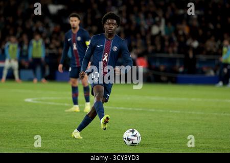 Paris, France. 17 octobre 2025. Quentin Ndjantou du PSG lors du match de championnat de France de Ligue 1 entre le Paris Saint-Germain (PSG) et le Racing Club de Strasbourg Alsace (RCSA) le 17 octobre 2025 au stade Parc des Princes à Paris, France - photo Jean Catuffe/DPPI crédit : DPPI Media/Alamy Live News Banque D'Images