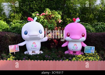 Xiyangyang et Lerongrong, mascottes officielles des 15es Jeux nationaux de la République populaire de Chine, dans Victoria Park, Hong Kong. Banque D'Images