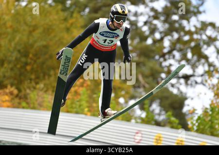 Eferding, Autriche. 18 octobre 2025. EFERDING, AUTRICHE - 18 OCTOBRE : la turque Fatih Arda Ipcioglu participe au HS 90 féminin à la Coupe du monde de saut à ski Viessmann FIS Hinzenbach à Energie AG Skisprungarena le 18 octobre 2025 à Eferding, Autriche 251018 SEPA 24 051 - 20251018 PD4319 crédit : APA-PictureDesk/Alamy Live News Banque D'Images