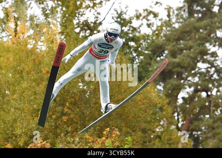Eferding, Autriche. 18 octobre 2025. EFERDING, AUTRICHE - 18 OCTOBRE : le slovène oTimi Zajc participe au HS 90 féminin à la Coupe du monde de saut à ski Viessmann FIS Hinzenbach à Energie AG Skisprungarena le 18 octobre 2025 à Eferding, Autriche 251018 SEPA 24 008 - 20251018 PD4456 crédit : APA-PictureDesk/Alamy Live News Banque D'Images