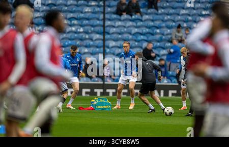 Ibrox Stadium, Glasgow, Royaume-Uni. 18 octobre 2025. Scottish Premiership Football, Rangers versus Dundee United ; Rangers Players Warm Up Credit : action plus Sports/Alamy Live News Banque D'Images