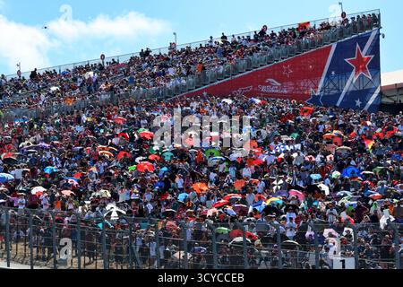 Austin, États-Unis. 18 octobre 2025. Atmosphère du circuit - ventilateurs. 18.10.2025. Championnat du monde de formule 1, Rd 19, Grand Prix des États-Unis, Austin, Texas, États-Unis, sprint et qualification. Le crédit photo devrait se lire : XPB/Alamy Live News. Banque D'Images