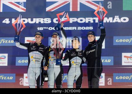 82 ANDRADE Rui (ang), EASTWOOD Charlie (irl), KOIZUMI Hiroshi (jpn), TF Sport, Chevrolet Corvette Z06 GT3.R, LMGT3, podium, portrait pendant les 4 heures de Portimao, 6ème manche de la série européenne le Mans 2025 sur l'Autodromo Internacional do Algarve du 16 au 18 octobre 2025 à Portimao, Portugal - photo Joao Filipe/DPPI Live News Banque D'Images