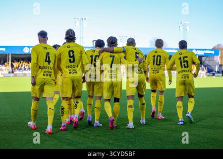 Sarpsborg, Norvège, 18h octobre 2025. Les joueurs de Bodø/Glimt célèbrent leur victoire après avoir marqué un but dans le match d'Eliteserien entre Sarpsborg 08 et Bodø/Glimt au stade de Sarpsborg. Crédit : Frode Arnesen/Alamy Live News Banque D'Images