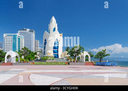 Place du 2 avril et Tram Huong Tower, Nha Trang, Vietnam Banque D'Images