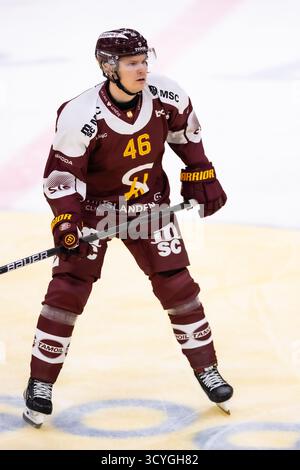 18/10/2025, les Acacias, les Vernets, NL : Genève-Servette HC - SC Bern, #46 Vili Saarijarvi (Servette) Banque D'Images