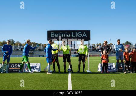 Elsinore, Danemark. 18 octobre 2025. Arbitre Oliver Simbold vu lors du match de Betinia Liga entre Hillerod Fodbold et Hvidovre SI au Helsingor Stadion à Elsinore. Crédit : Gonzales photo/Alamy Live News Banque D'Images