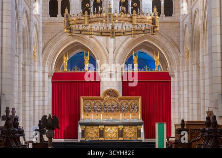 Buckfast.Devon.United Kingdom.August 22nd 2025.photo de l'autel à l'intérieur de l'abbaye de Buckfast dans le Devon Banque D'Images