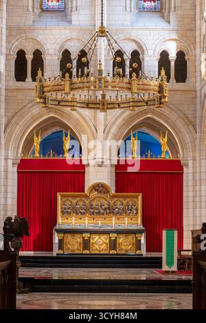 Buckfast.Devon.United Kingdom.August 22nd 2025.photo de l'autel à l'intérieur de l'abbaye de Buckfast dans le Devon Banque D'Images