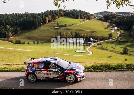 Rohrbach, Autriche. 19 octobre 2025. Jan Cerny, Ondrej Krajca avec Skoda Fabia RS Rally2 en action lors du WRC Central European Rally 2025 à Rohrbach, Autriche, le 19 octobre 2025. Crédit : Petr Skrivanek/CTK photo/Alamy Live News Banque D'Images