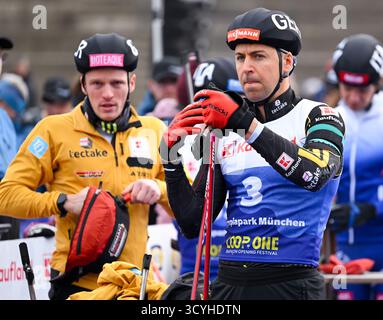 Munich, Allemagne. 19 octobre 2025. Loop One Festival, première de l’ouverture de la nouvelle saison de la Fédération mondiale de Biathlon dans le Parc Olympique. Philipp Nawrath (R, Allemagne) et Lucas Fratzscher (Allemagne). Crédit : Sven Hoppe/dpa/Alamy Live News Banque D'Images