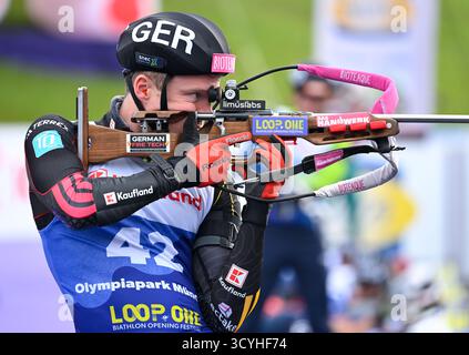 Munich, Allemagne. 19 octobre 2025. Loop One Festival, première de l’ouverture de la nouvelle saison de la Fédération mondiale de Biathlon dans le Parc Olympique. Lucas Fratzscher (Allemagne) en action. Crédit : Sven Hoppe/dpa/Alamy Live News Banque D'Images