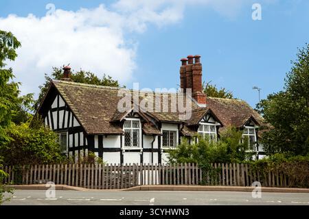 Chalet anglais traditionnel noir et blanc à Eardisland près de Leominster Herefordshire Banque D'Images