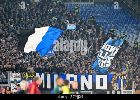 10 octobre 2025, stade Olimpico, Rome, Italie ; Serie A Enilive Football match ; Roma versus Internazionale ; fans de l'Inter Banque D'Images
