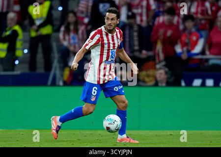 Madrid, Espagne. 19 octobre 2025. Koke de l'Atletico de Madrid lors du match la Liga EA Sports entre l'Atletico de Madrid et LE CA Osasuna a joué au Riyad Metropolitano Stadium le 18 octobre 2025 à Madrid, en Espagne. (Photo de Cesar Cebolla/PRESSIN) crédit : AGENCE SPORTIVE PRESSINPHOTO/Alamy Live News Banque D'Images