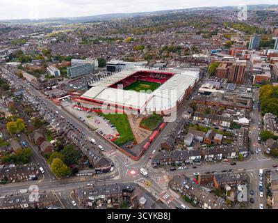 BRAMALL LANE, SHEFFIELD, ROYAUME-UNI - 8 OCTOBRE 2025. Vue aérienne du stade de Bramall Lane qui abrite le Sheffield United Football Club Banque D'Images