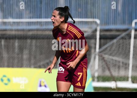Cercola, Italie. 19 octobre 2025. Evelyne viens de L'AS Roma lors de la série féminine A Athora entre Napoli Femminile et AS Roma Femminile à l'Arena Giuseppe Piccolo le 19 octobre 2025 à Cercola, Italie. Crédit : Nicola Ianuale/Alamy Live News Banque D'Images