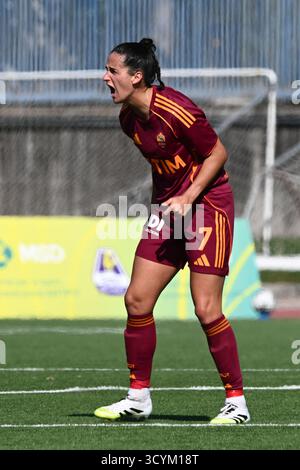 Cercola, Italie. 19 octobre 2025. Evelyne viens de L'AS Roma lors de la série féminine A Athora entre Napoli Femminile et AS Roma Femminile à l'Arena Giuseppe Piccolo le 19 octobre 2025 à Cercola, Italie. Crédit : Nicola Ianuale/Alamy Live News Banque D'Images