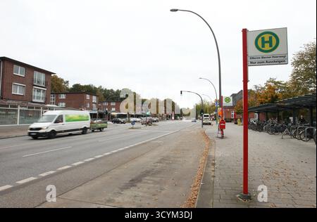 DATE D'ENREGISTREMENT NON INDIQUÉE Wohnungen und Geschäfte Einzelhandel am Berner Heerweg in Höhe des U-Bahnhofs Farmsen-Berne. Berne Hamburg *** appartements et magasins de détail sur Berner Heerweg près de la station de métro Farmsen Berne Berne Hamburg Banque D'Images